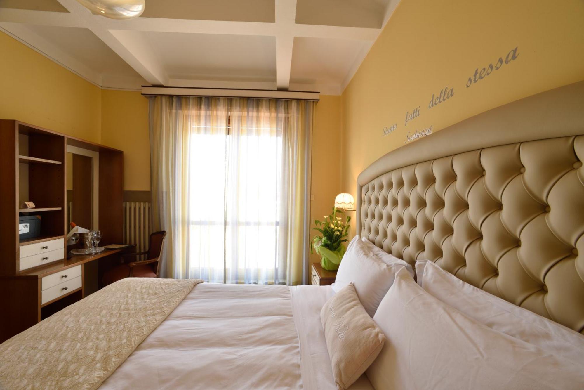 Hotel Bergamo Mare Mhotelsgroup San Bartolomeo Al Mare Exterior photo