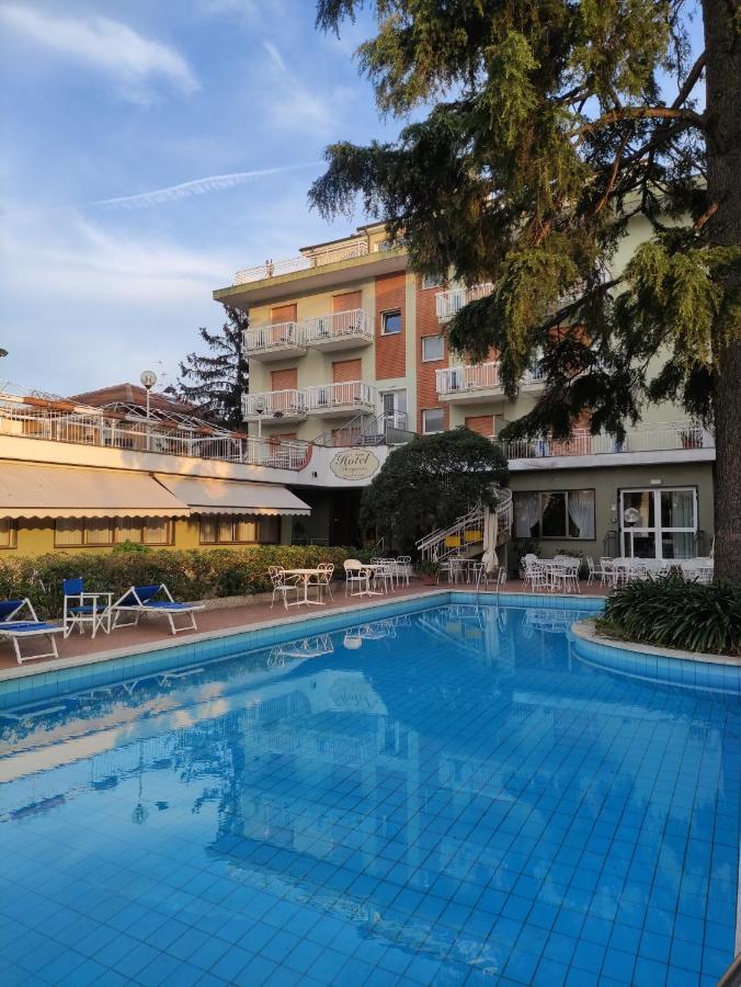 Hotel Bergamo Mare Mhotelsgroup San Bartolomeo Al Mare Exterior photo